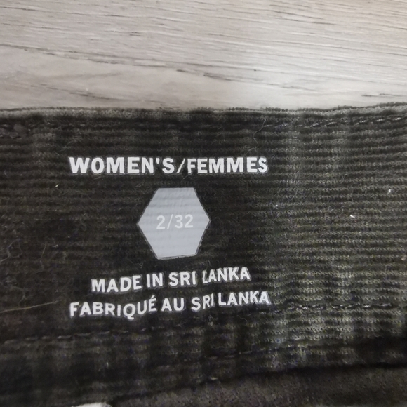 Great used cords from Mountain Hardwear, 2/32 - Picture 4 of 10